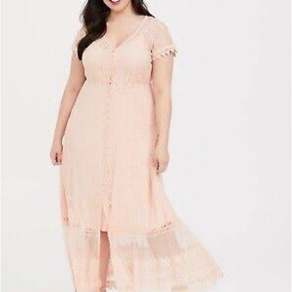 Torrid Light peach/cream gorgeous romantic Maxi Lace Dress